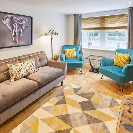 Host & - Mowbray Harrogate